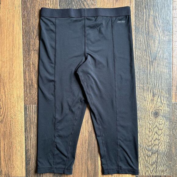 Nike Pro Dri-Fit Crop Leggings Women’s Large Black Fitted Capris Workout - Picture 2 of 6